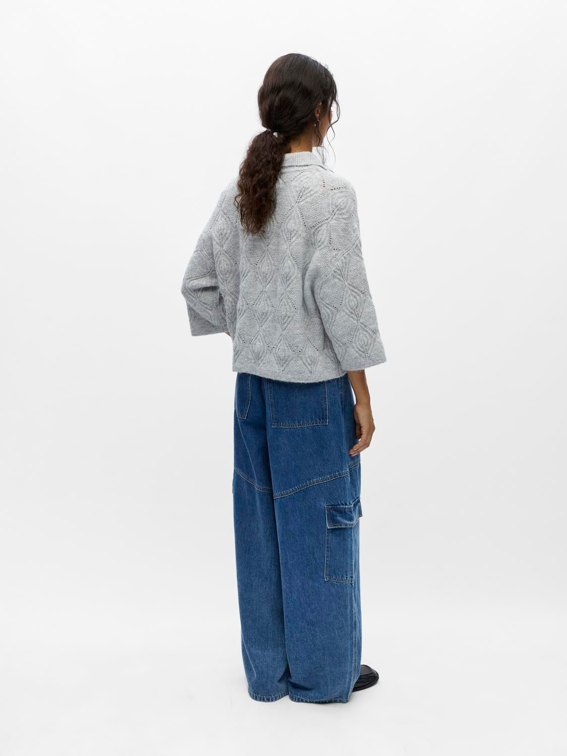 model_shot-back